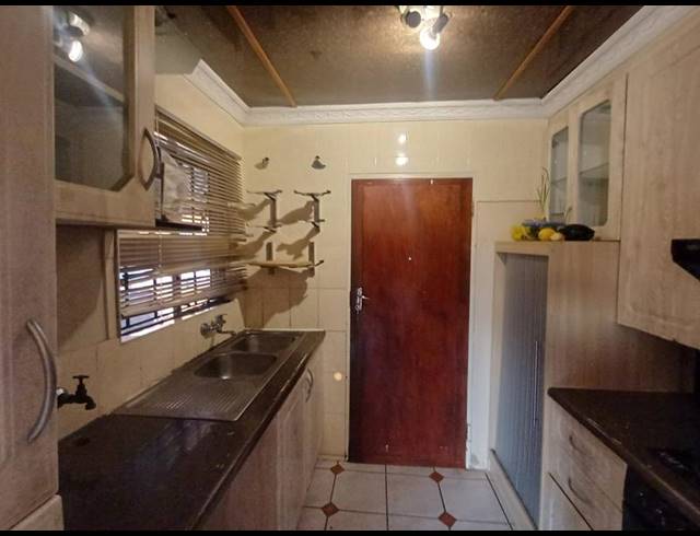 3 BEDROOM HOUSE FOR SALE IN ORMONDE